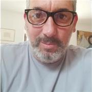 Diplomato in lingue e appassionato di Storia